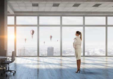 İşkadını ofisinde. Karışık teknik