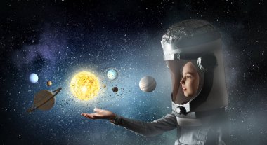 Astronot olmak istiyor. Karışık teknik