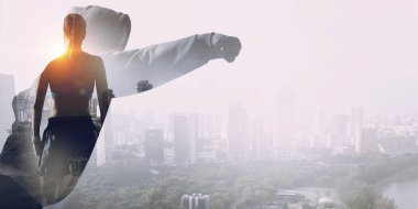 Başarı için kavga ediyordur. Karışık teknik