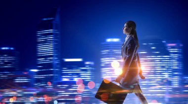 Geç geceye kadar çalışma. Karışık teknik