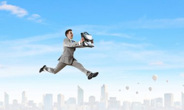 Hayat onun etkin durumunda. Karışık teknik