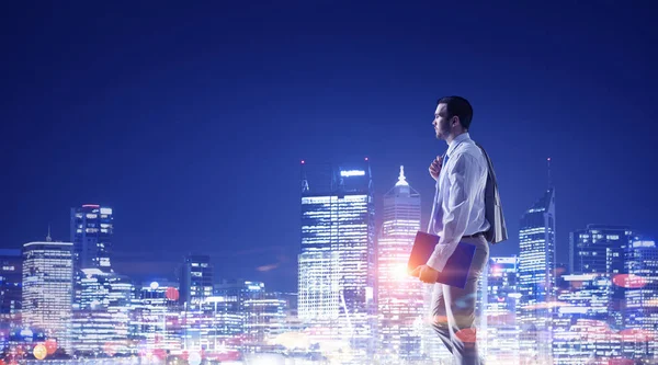 Geç geceye kadar çalışma. Karışık teknik