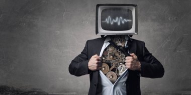 Onun süper gücü yok. Karışık teknik