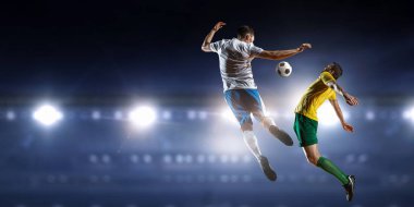 Futbol palyers top için mücadele