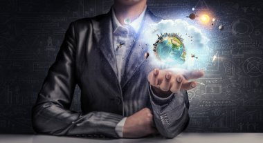 Bütün dünya onun elinde. Karışık teknik