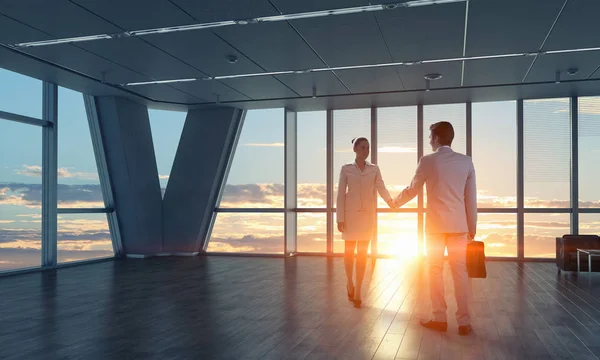 Obchodní partneři handshake. Kombinovaná technika — Stock fotografie