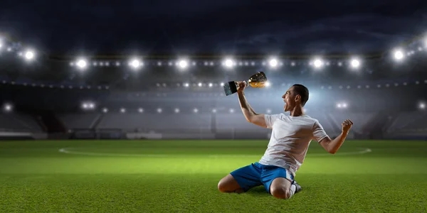 Él es el campeón. Medios mixtos — Foto de Stock