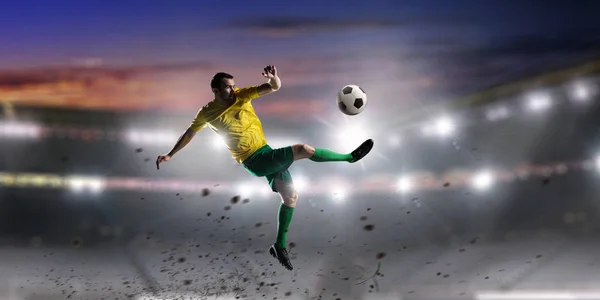 Soccer palyer kick ball — Stock Photo, Image