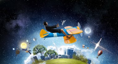 Çizilmiş uçak kadında. Karışık teknik