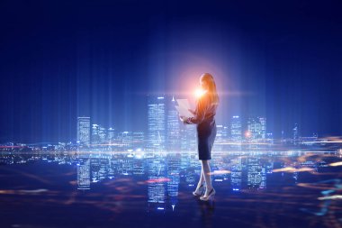 Dikiz işkadını gece city adlı arıyorum. Karışık teknik