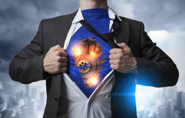 Onun süper gücü yok. Karışık teknik