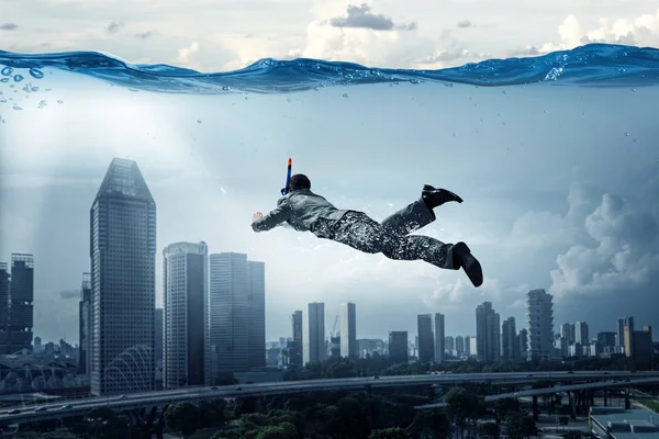 Potápění ve vodě podnikatel. Kombinovaná technika — Stock fotografie
