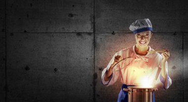 Aşçı olarak büyücü o. Karışık teknik