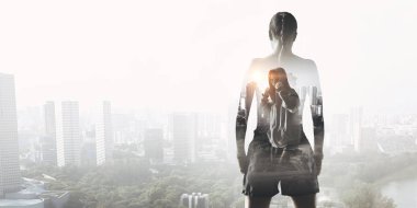 Başarı için kavga ediyordur. Karışık teknik