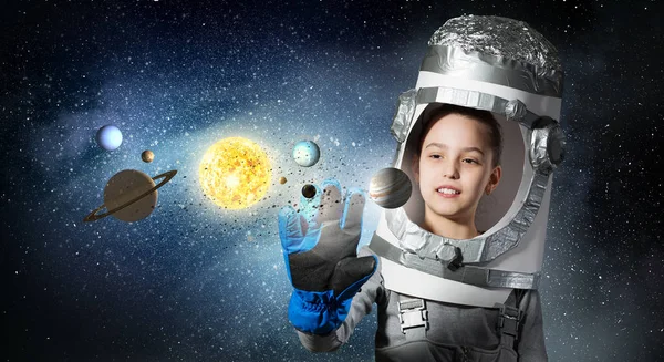 Ze wil astronaut worden. Mixed media — Stockfoto