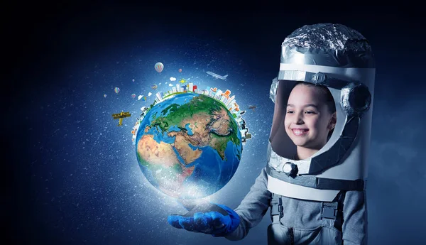 Quiere convertirse en astronauta. Medios mixtos —  Fotos de Stock
