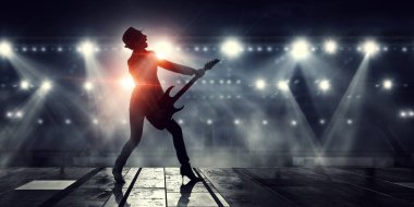 Onun yaşam tarzı müziktir. Karışık teknik