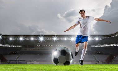 Spor Arena futbol oyuncusu. Karışık teknik