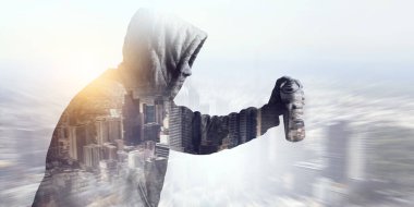 Sprey ile çizim adam. Karışık teknik