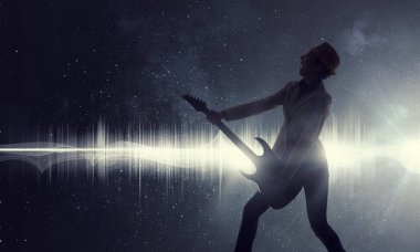 Onun yaşam tarzı müziktir. Karışık teknik