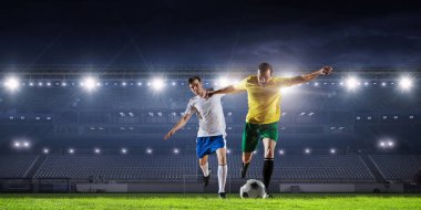 Futbol maçı sıcak anlar. Karışık teknik