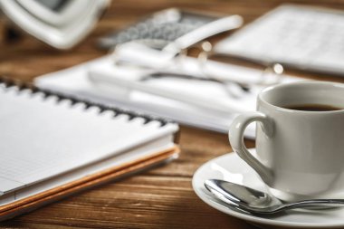 İş natürmort kavramı. Karışık teknik