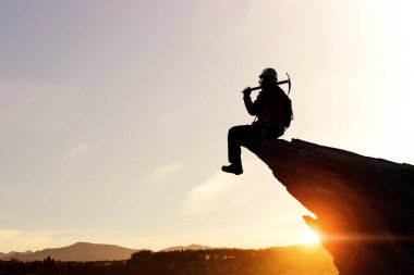 Aşırı Tırmanma onun adrenalindir. Karışık teknik