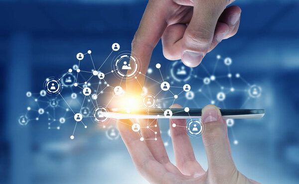 Сеть с мобильным телефоном. Смешанные медиа
