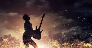 Onun yaşam tarzı müziktir. Karışık teknik