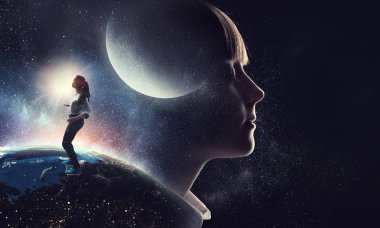 Küçük kız ile gözler kapalı. Karışık teknik