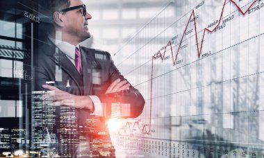 Onun deneyimli ve kendinden emin. Karışık teknik