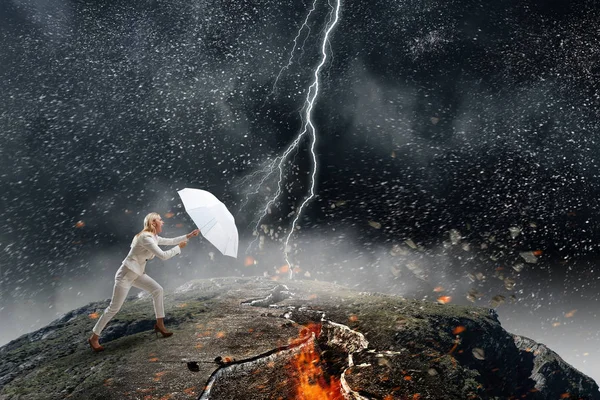 Stark genug, um sie herauszufordern. Gemischte Medien — Stockfoto