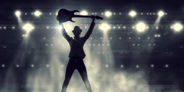 Onun yaşam tarzı müziktir. Karışık teknik