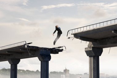 Bu meydan kadar cesur. Karışık teknik