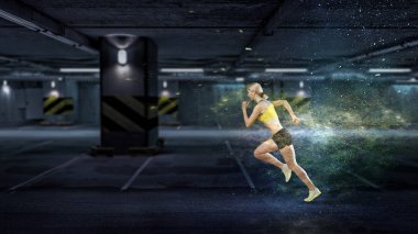 Genç kadın koşucu. Karışık teknik