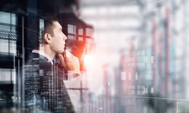 Önde olduğunu düşünüyor. Karışık teknik