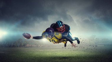 Amerikan futbol oyuncuları Arena. Karışık teknik