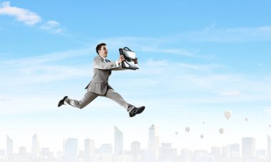 Hayat onun etkin durumunda. Karışık teknik