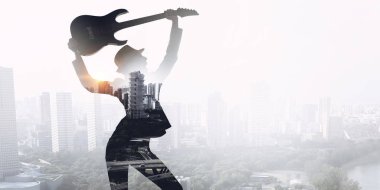 Onun yaşam tarzı müziktir. Karışık teknik