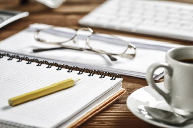 İş natürmort kavramı. Karışık teknik