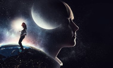 Küçük kız ile gözler kapalı. Karışık teknik