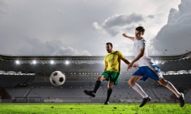 Futbol maçı sıcak anlar. Karışık teknik