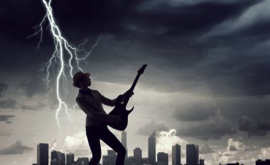 Onun yaşam tarzı müziktir. Karışık teknik