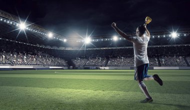 Muzaffer futbol oyuncusu. Karışık teknik