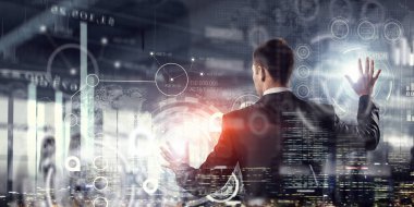 Yenilikçi teknolojiler kullanılıyor. Karışık teknik