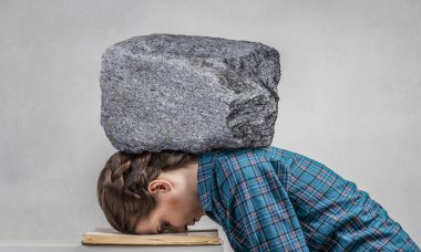 Sınavlarına hazırlanıyor. Karışık teknik
