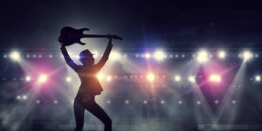 Onun yaşam tarzı müziktir. Karışık teknik