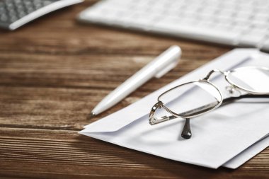 İş natürmort kavramı. Karışık teknik