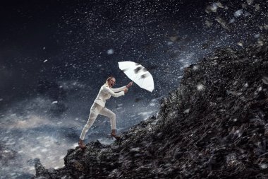 Bu meydan kadar güçlü. Karışık teknik