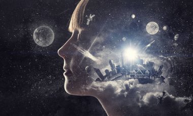 Koyu arka plan kız. Karışık teknik